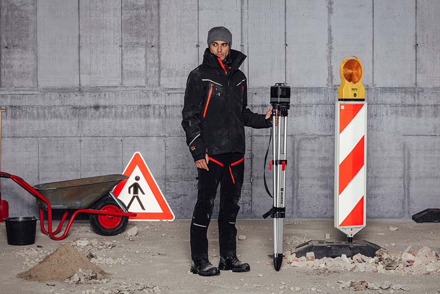 Praktisches Techniker Winter Outfit Performance in Schwarz/Rot